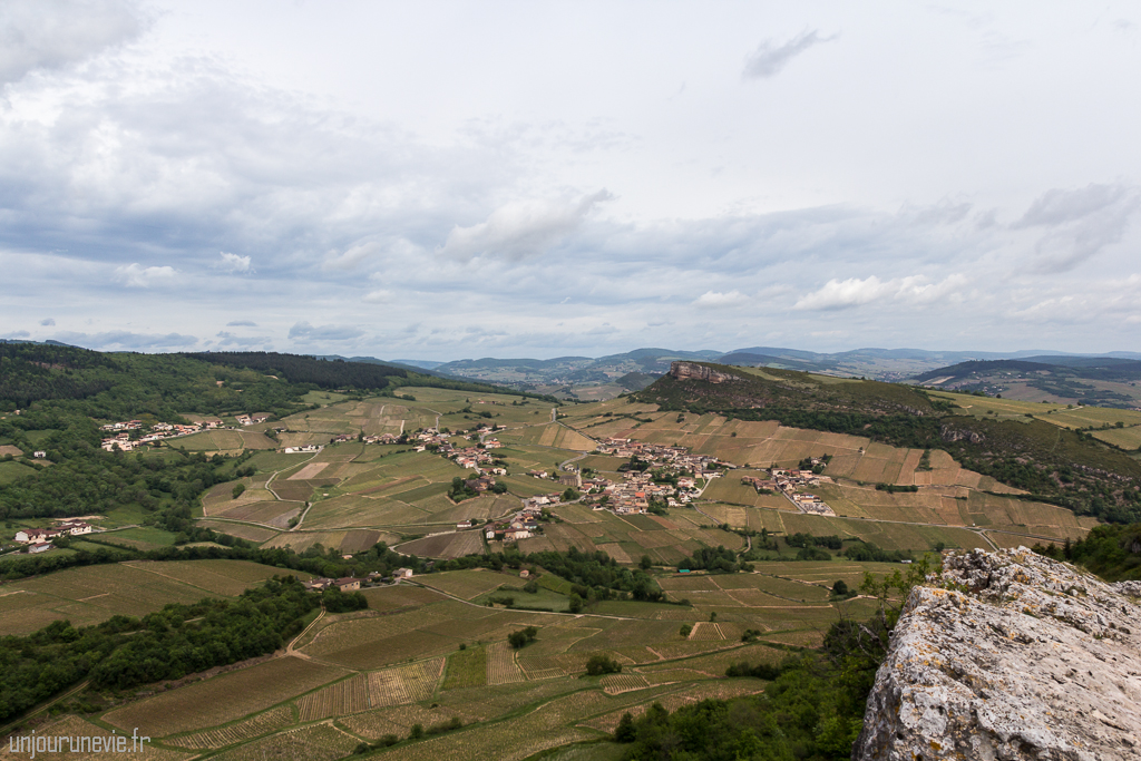 Roche de Vergisson depuis la Roche de Solutré